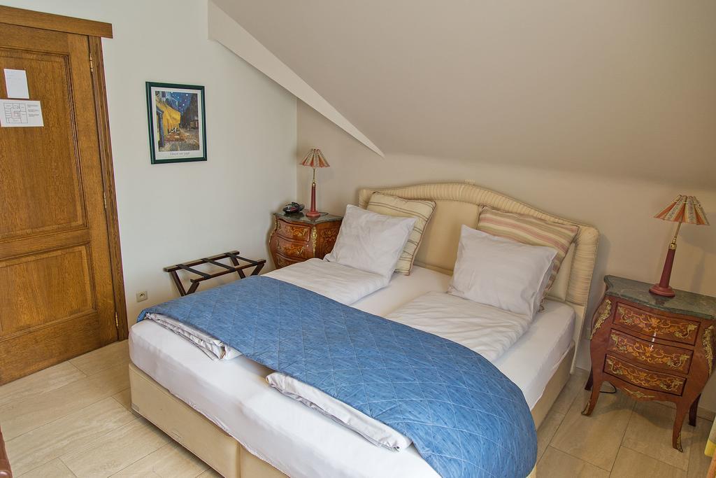 Hotel Wilgenhof Maaseik Extérieur photo