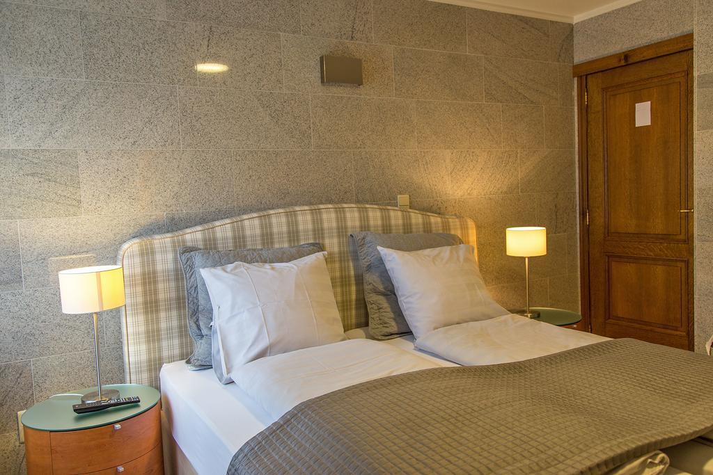 Hotel Wilgenhof Maaseik Extérieur photo